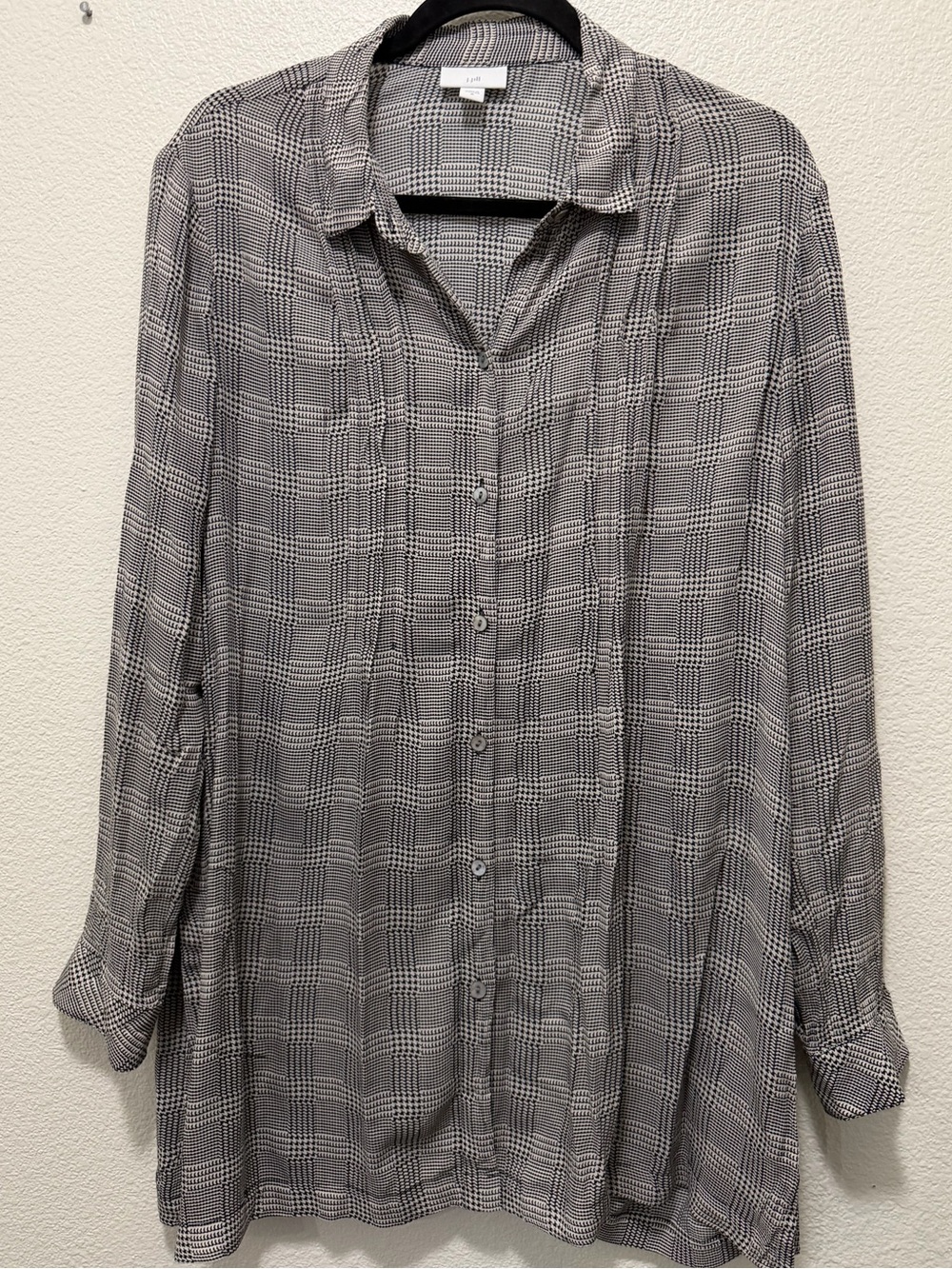 J Jill black and white houndstooth button down tunic, medium